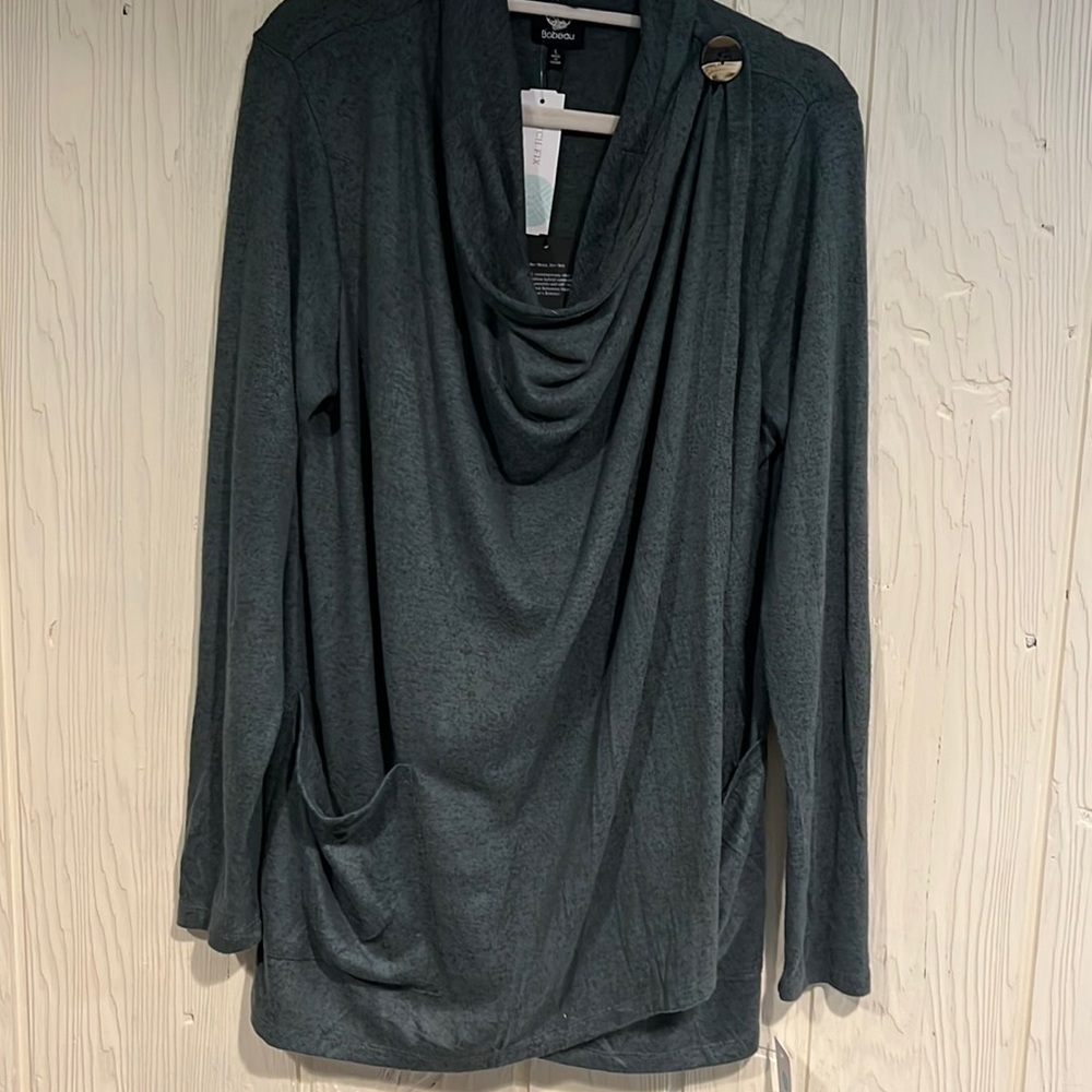 BOBESU TUNIC NEW WITH TAGS. Super soft size large